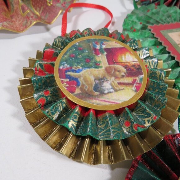 Victorian Christmas 3-D Rosettes large (17) collection - Picture 9 of 16